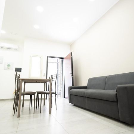 Апартаменты Casa Vacanza Serafino Катания Экстерьер фото
