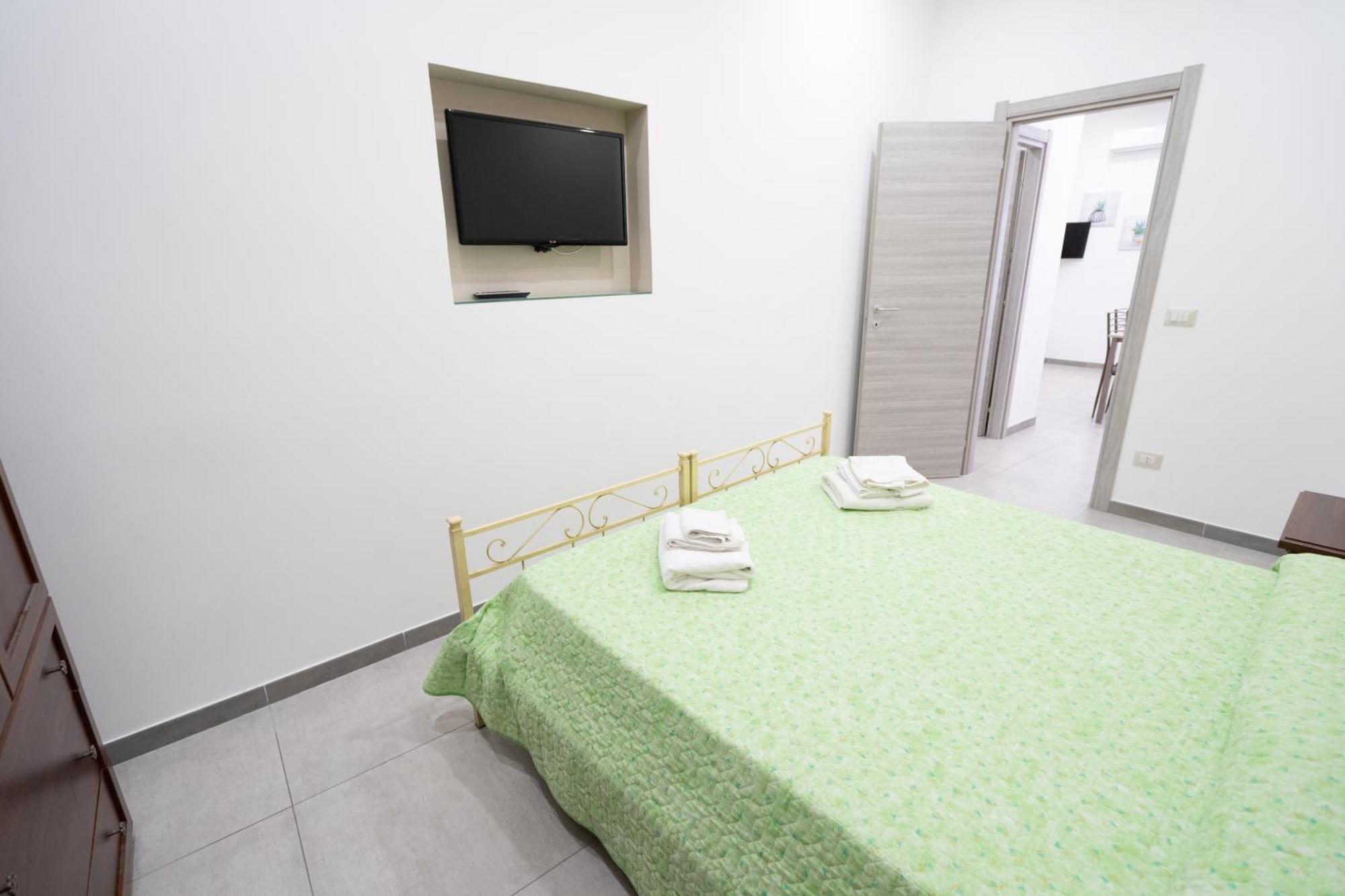 Апартаменты Casa Vacanza Serafino Катания Экстерьер фото